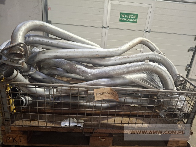 Części zamienne i akcesoria do pojazdów ZIŁ 130 - pakiet zawierający 154 poz. asort. (wg oddzielnego wykazu), w tym m.in.: przekładnie boczne, pompy wody, komplety remontowe silnika, bębny hamulca itp. 